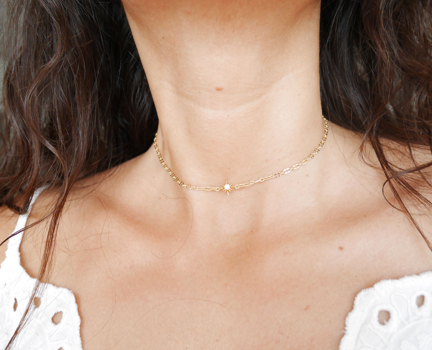 Ras du cou Soleyne - chocker - Etoile - Pierre opale irisé - Plaqué Or