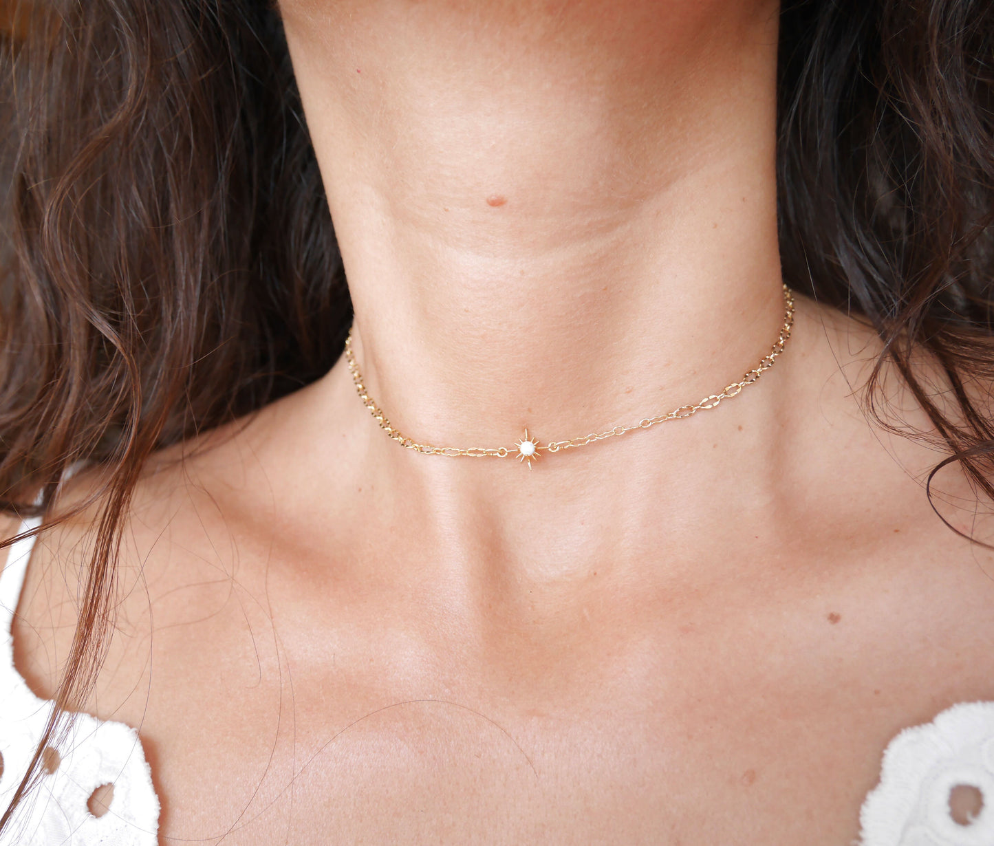 Ras du cou Soleyne - chocker - Etoile - Pierre opale irisé - Plaqué Or