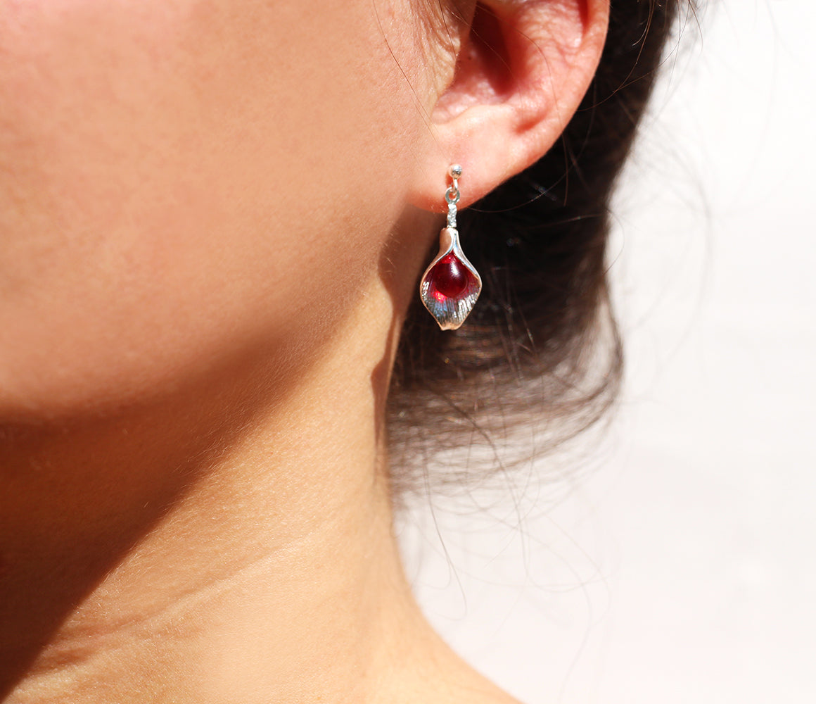 Boucles d'oreilles Arum Rouge - Perles goutte de verre rouge - Argent 925