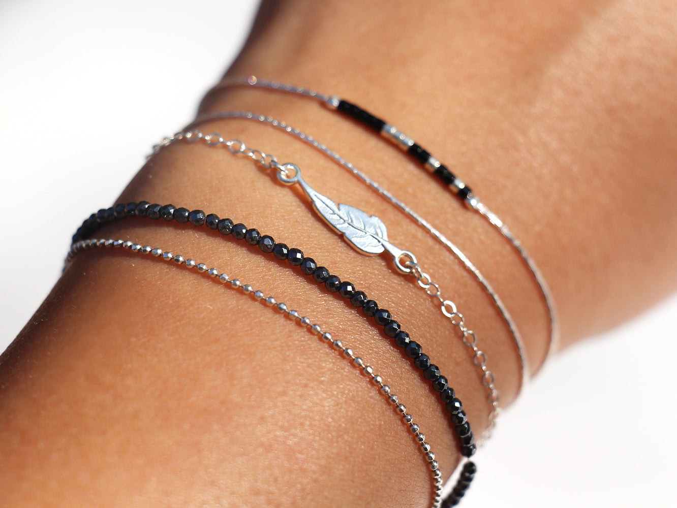 Lot de 3 bracelets fins - petite plume pointue - pierres hématite - perles miyuki noir et argent - Argent 925