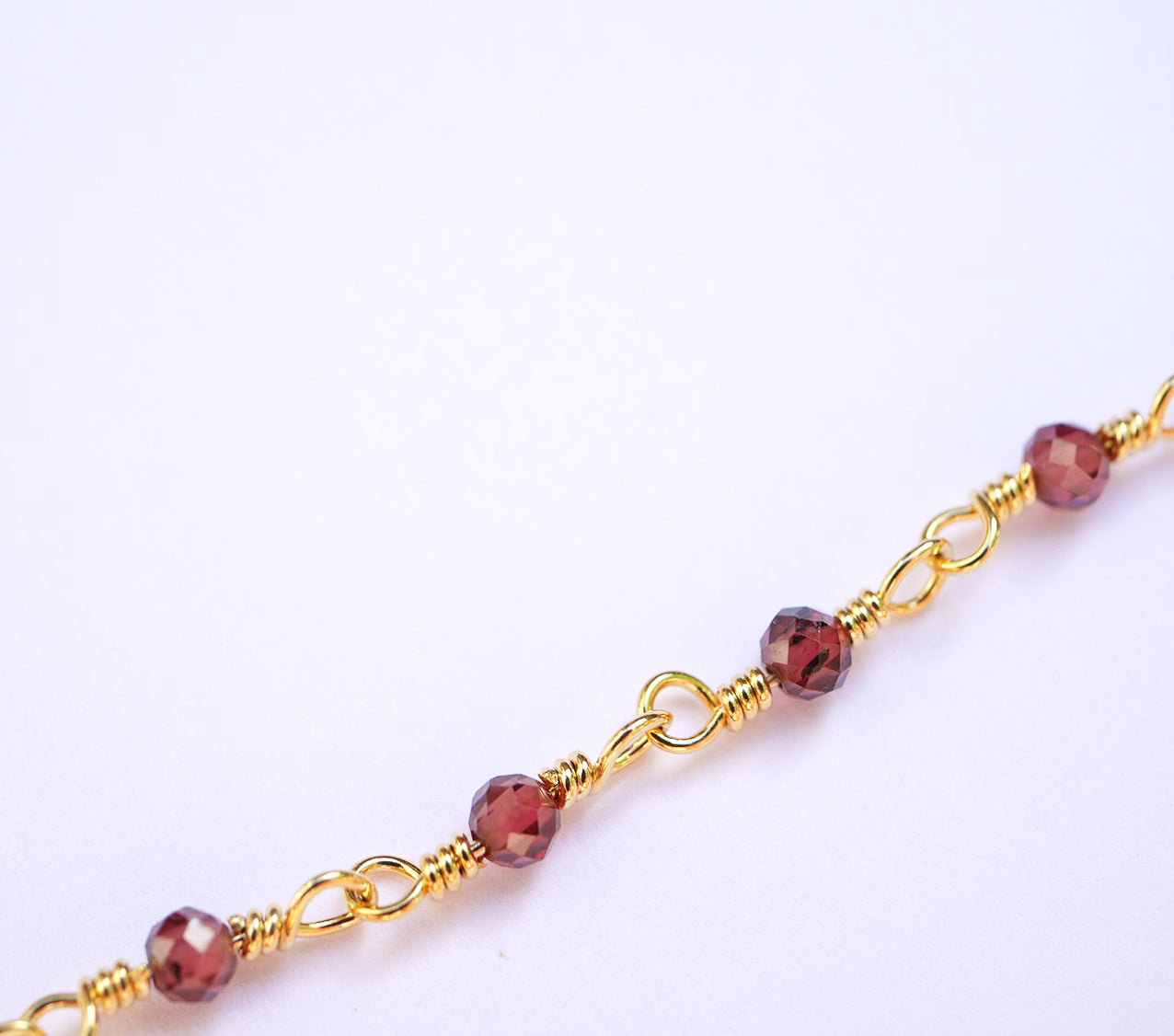 Collier Bohémia - Perles pierre Rhodolite Bordeaux - Chaine rosaire - Plaqué Or