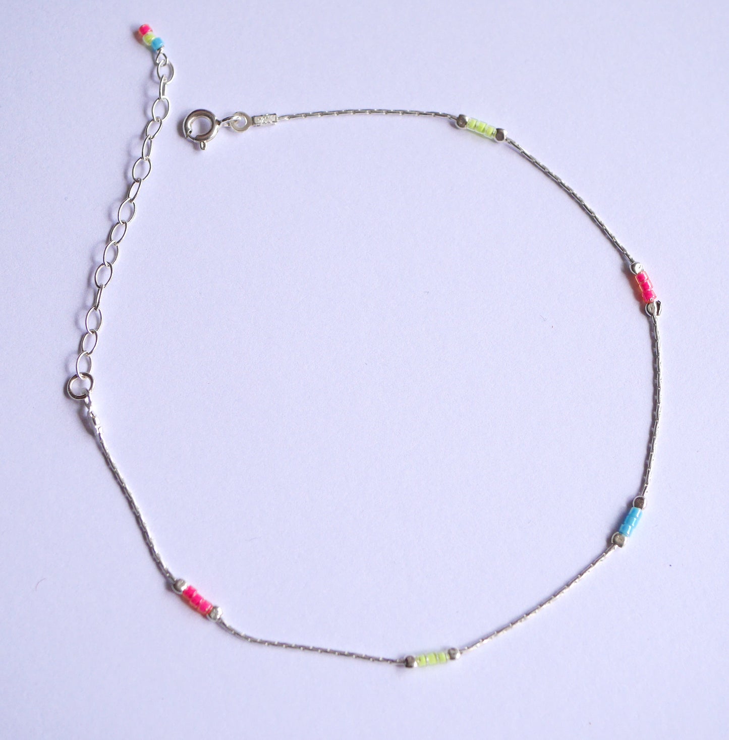 Bracelet de cheville Haryana - Perles miyuki Turquoise, rose, jaune fluo - Chaîne serpent - Argent 925