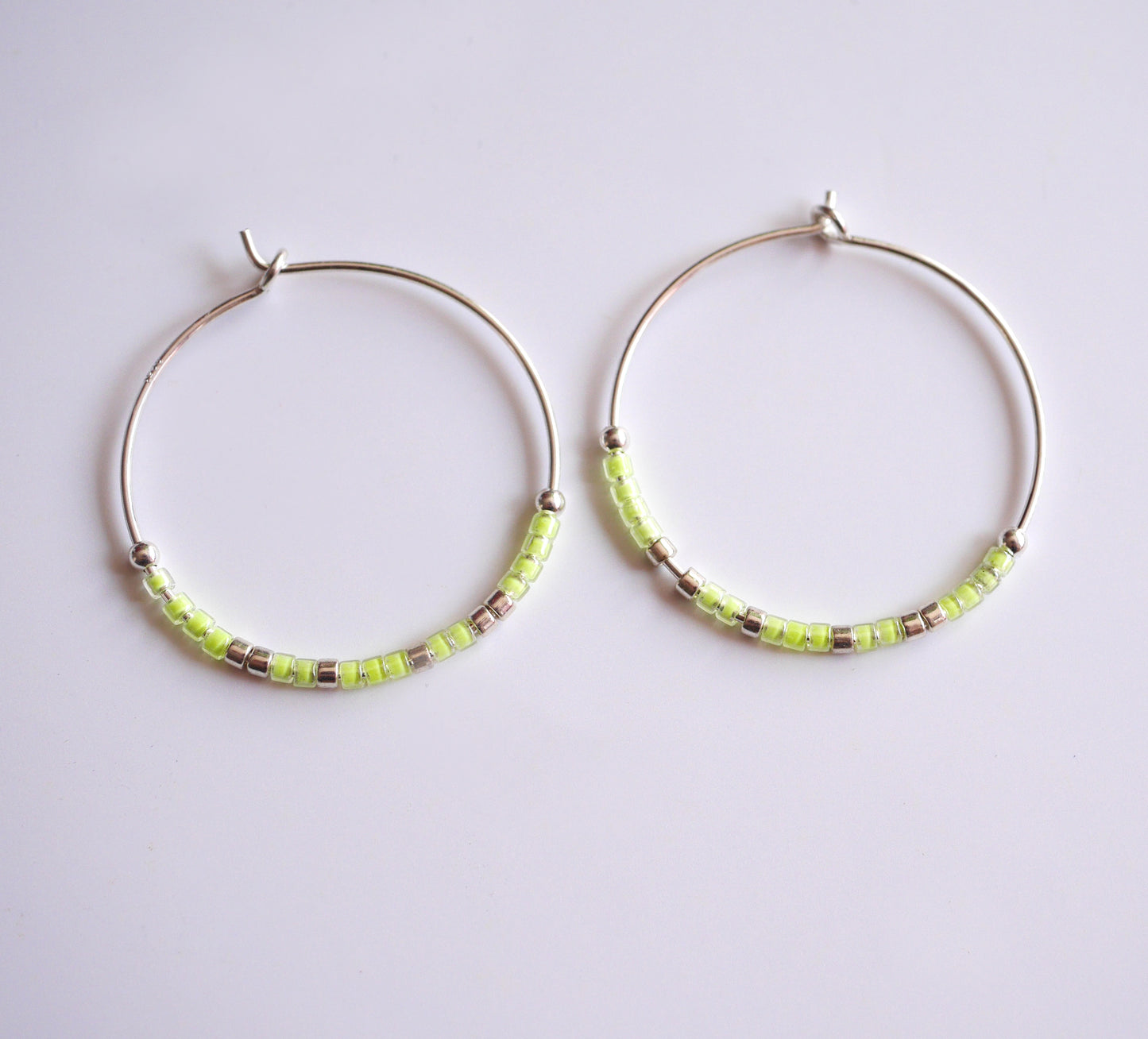 Boucles d'oreille Alysse - Créoles - Perles miyuki jaune fluo - Argent 925