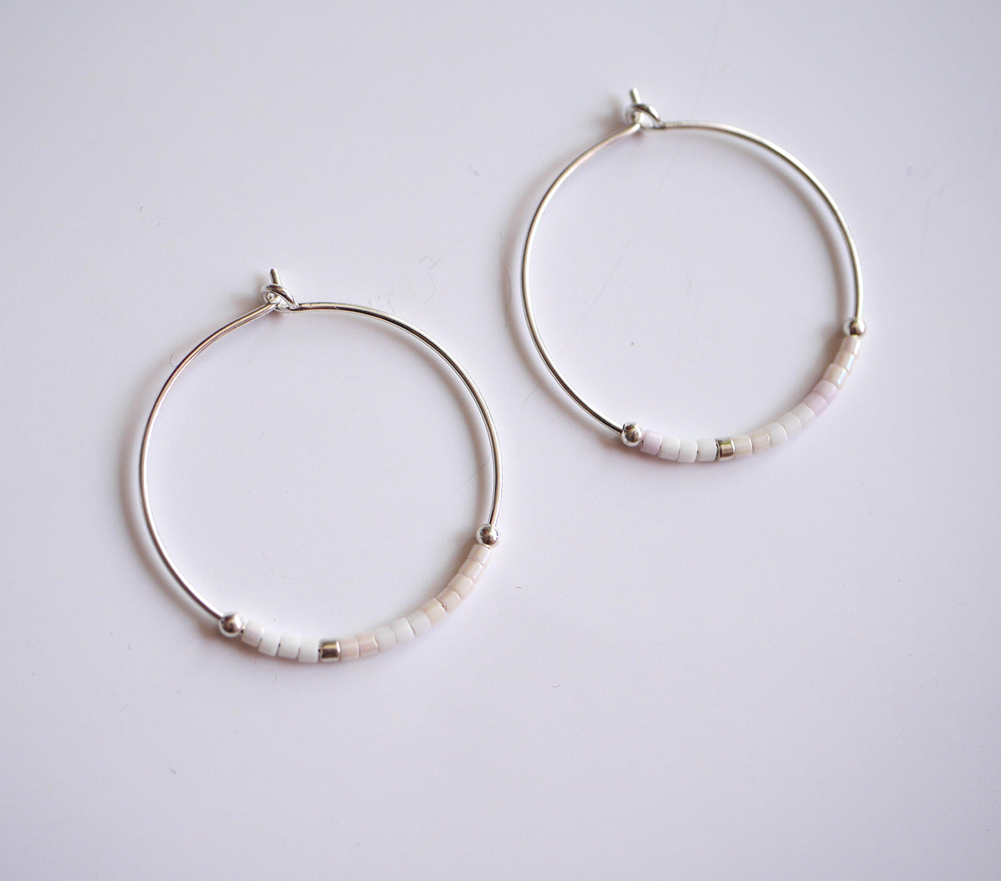 Boucles d'oreille Alysse - Créôles - Perles miyuki blanches - Argent 925