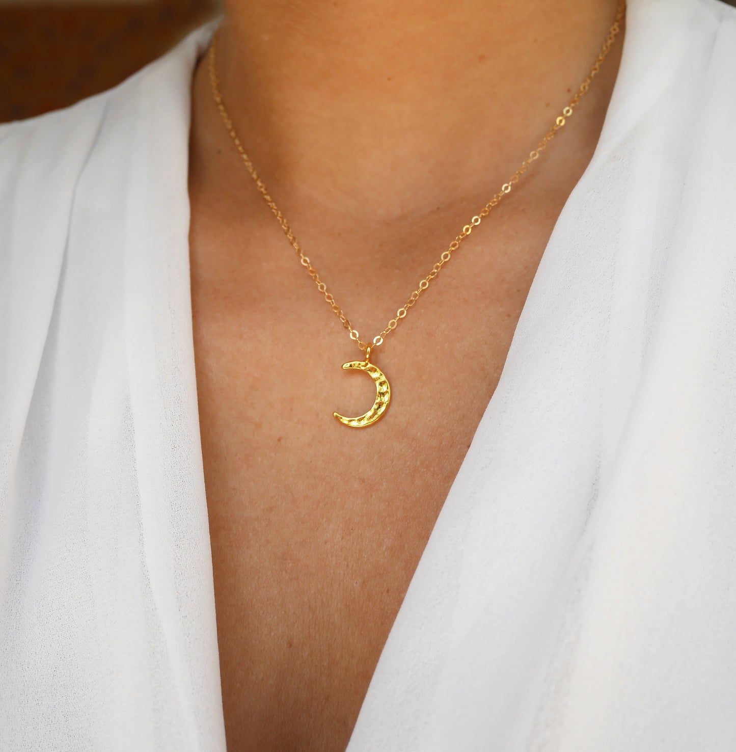 Collier Moon - Croissant de lune martelé - Plaqué Or