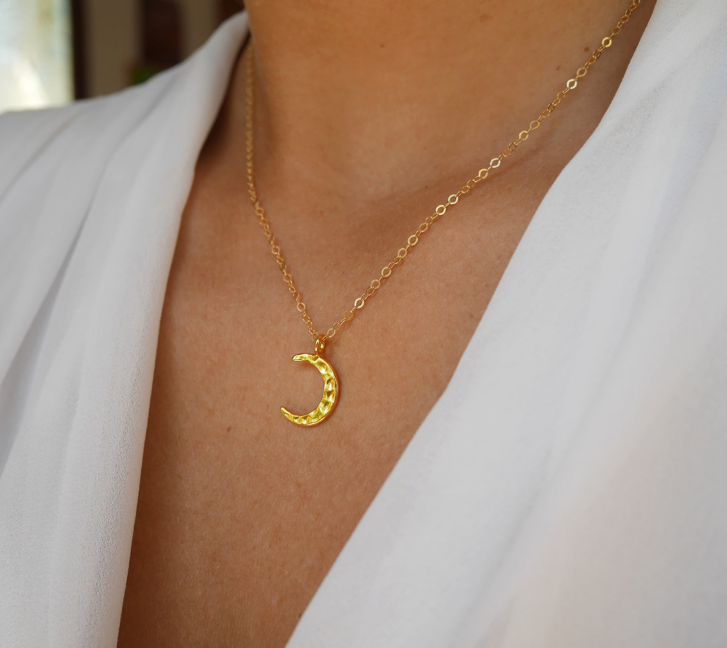 Collier Moon - Croissant de lune martelé - Plaqué Or