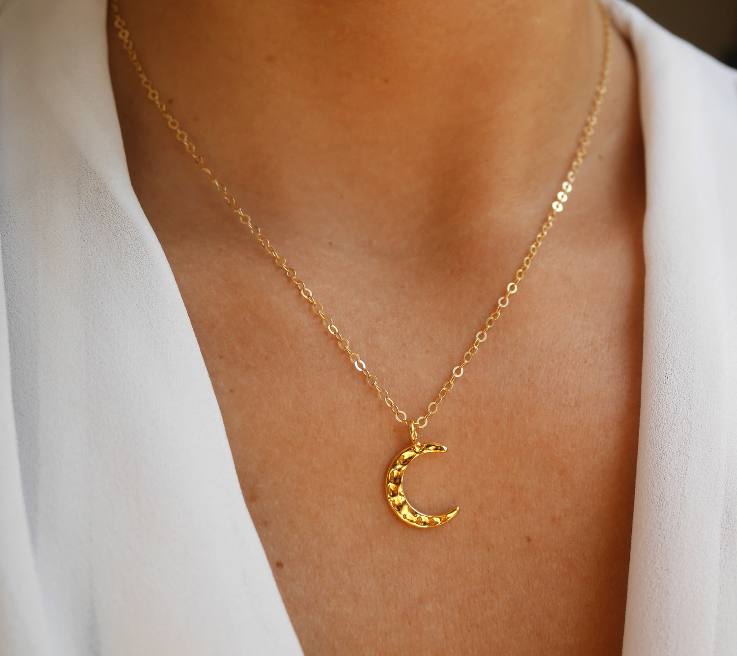 Collier Moon - Croissant de lune martelé - Plaqué Or