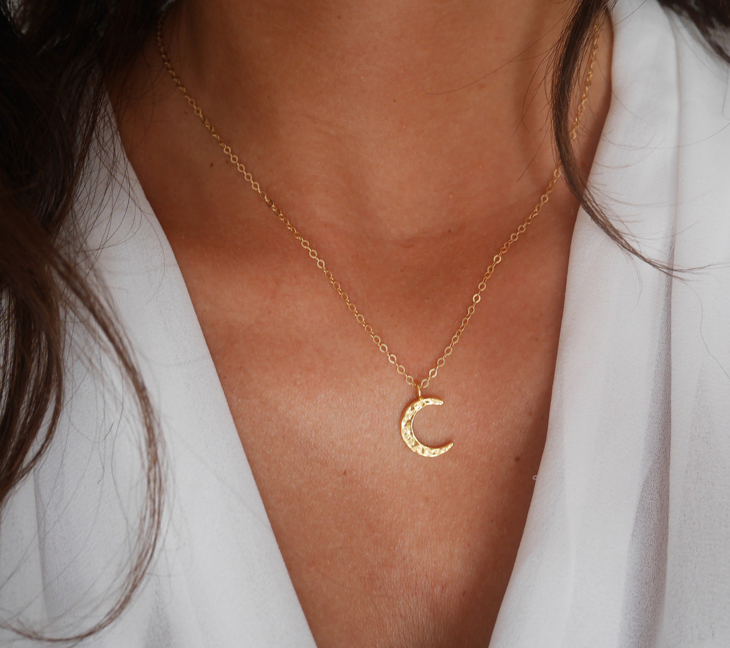 Collier Moon - Croissant de lune martelé - Plaqué Or