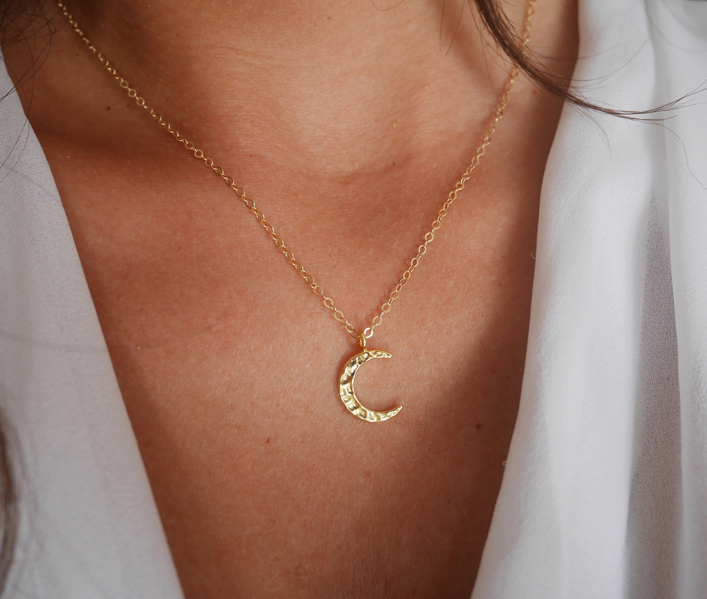 Collier Moon - Croissant de lune martelé - Plaqué Or