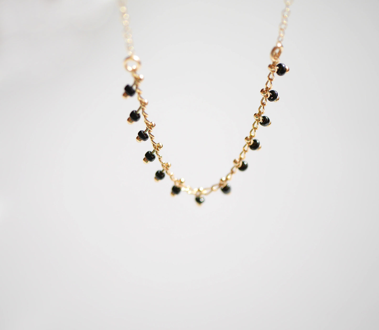 Collier Dahlia - Perles noires - Plaqué Or