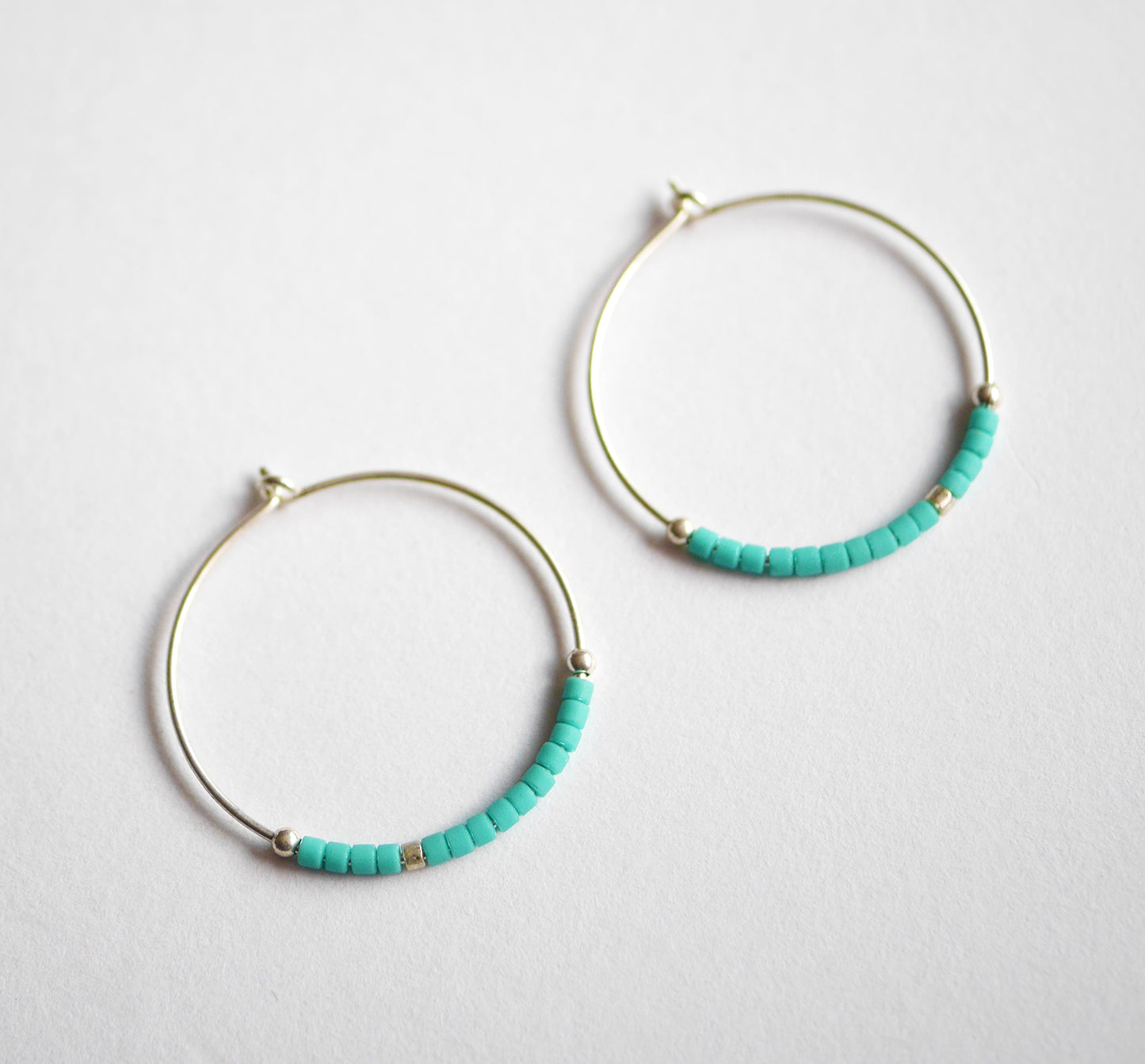 Boucles d'oreille Alysse - Créôles - Perles pierre Turquoise - Argent 925