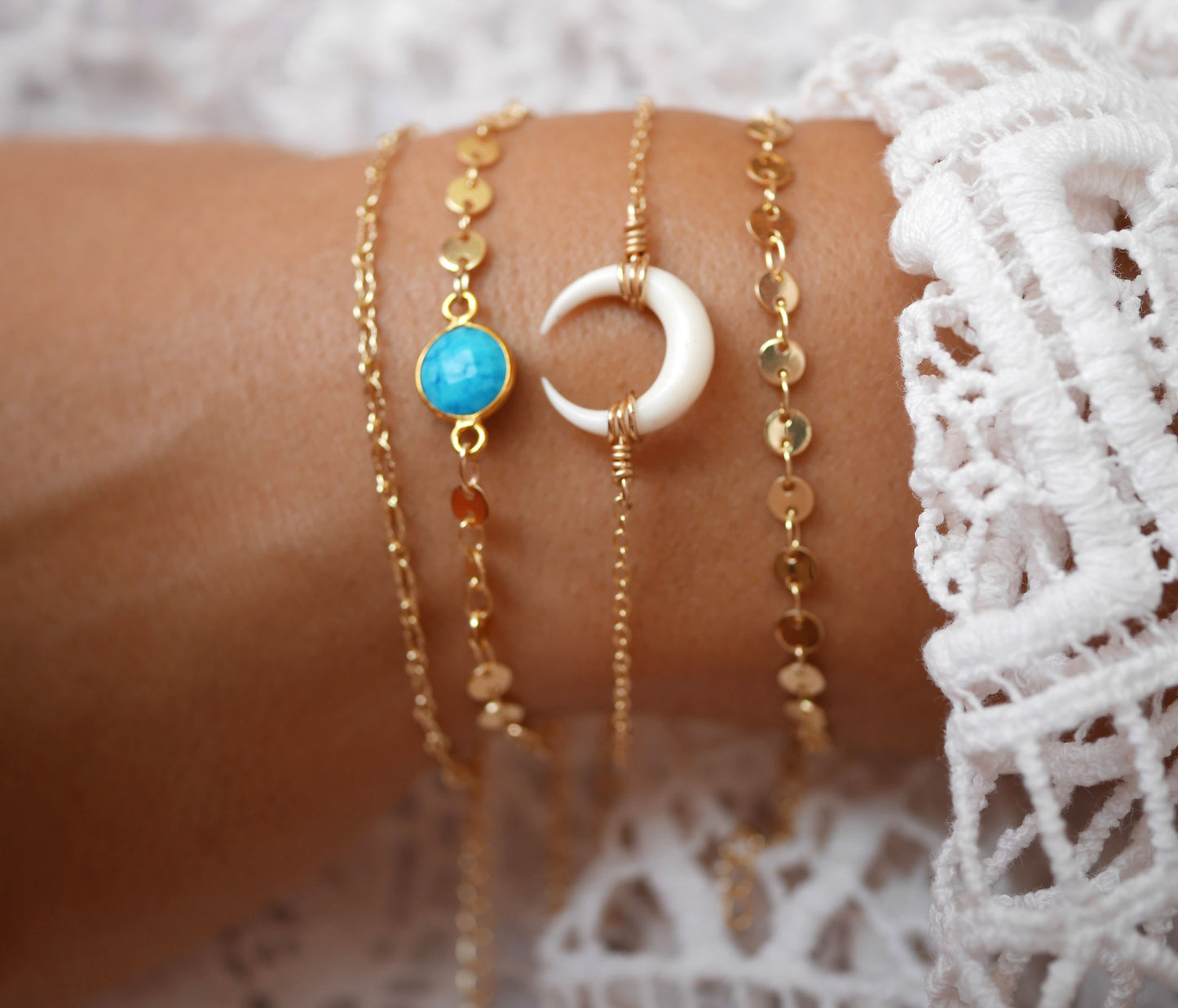 Lot de 4 Bracelets Boho empilable - Croissant de lune os blanc - Pierre Turquoise - Chaîne cercles - Multirangs - Plaqué Or