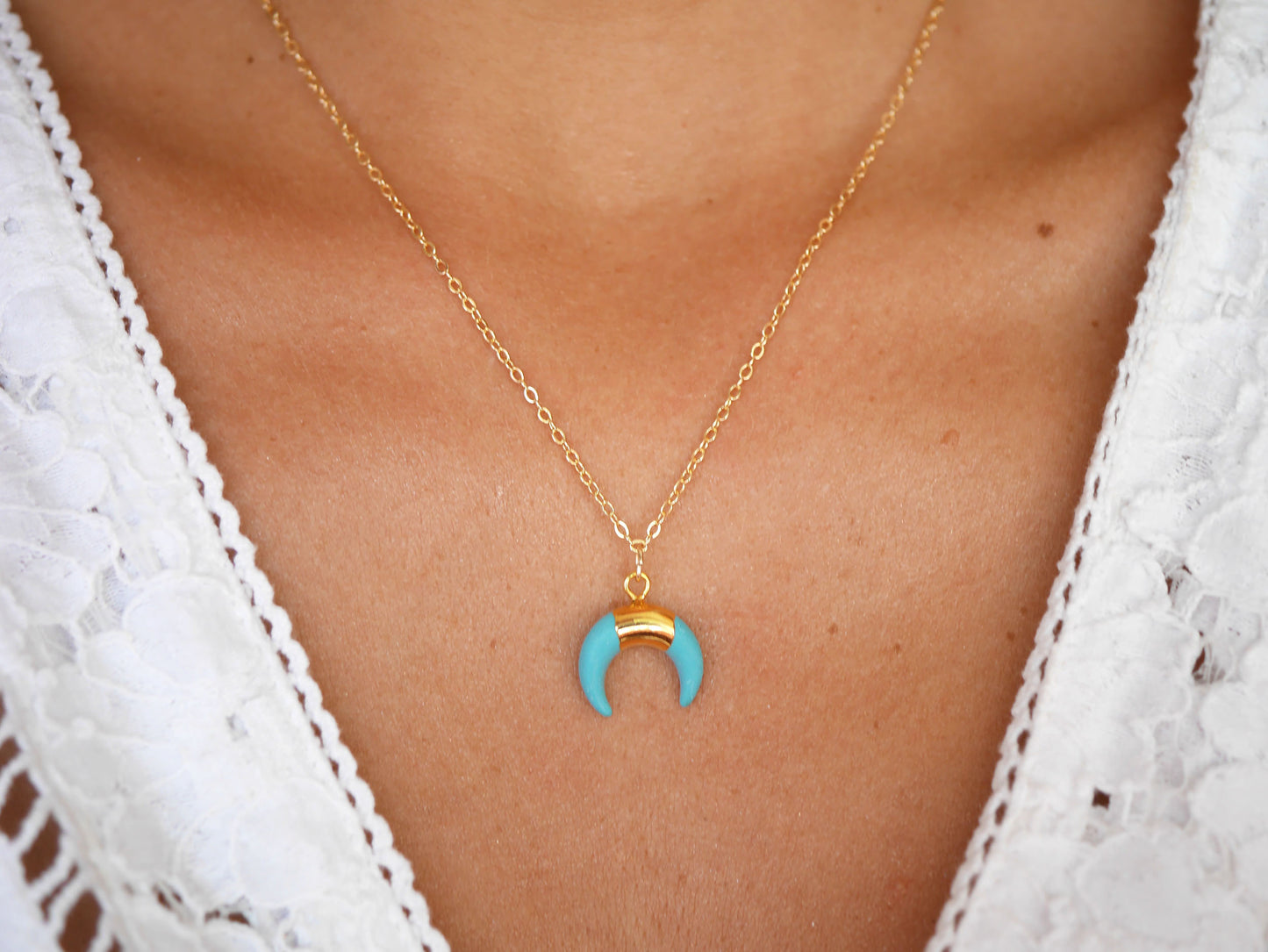 Collier Tiéhonä - Croissant de lune - Bleu Turquoise - Double Corne - Plaqué Or