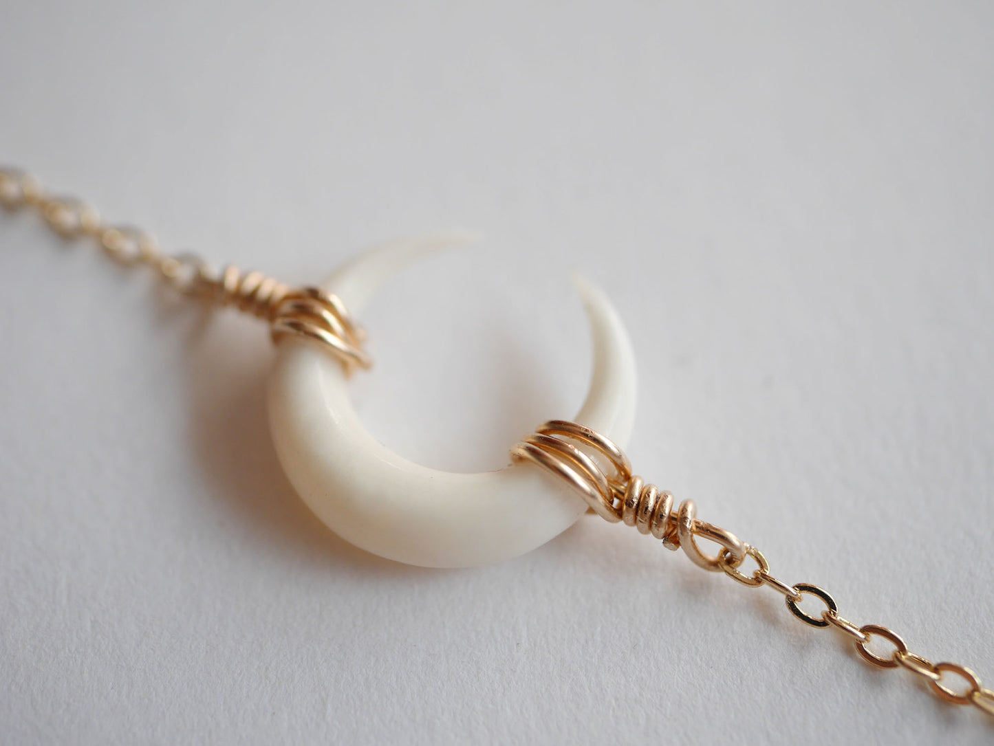 Lot de 2 Bracelets empilables - Croissant de lune os blanc - Double rangs - Plaqué Or