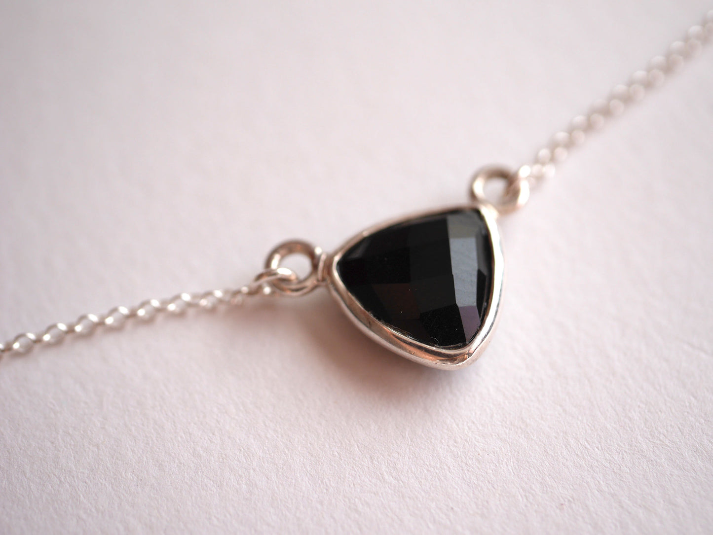 Collier Hazel - Triangle - Pierre Onyx Noir - Argent 925