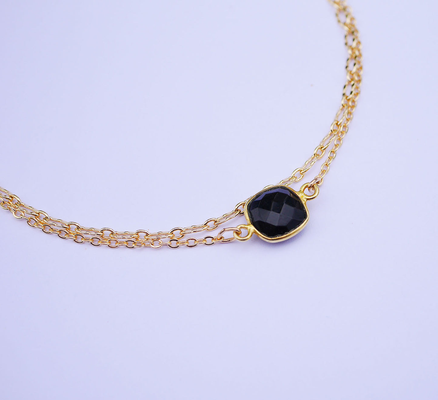 Bracelet Bégonia - Pierre carré Onyx noir - Chaîne épis - Plaqué Or