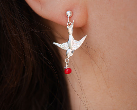 Boucles d'oreille Swallow - Oiseau Hirondelle - Perle de verre rouge - Argent 925