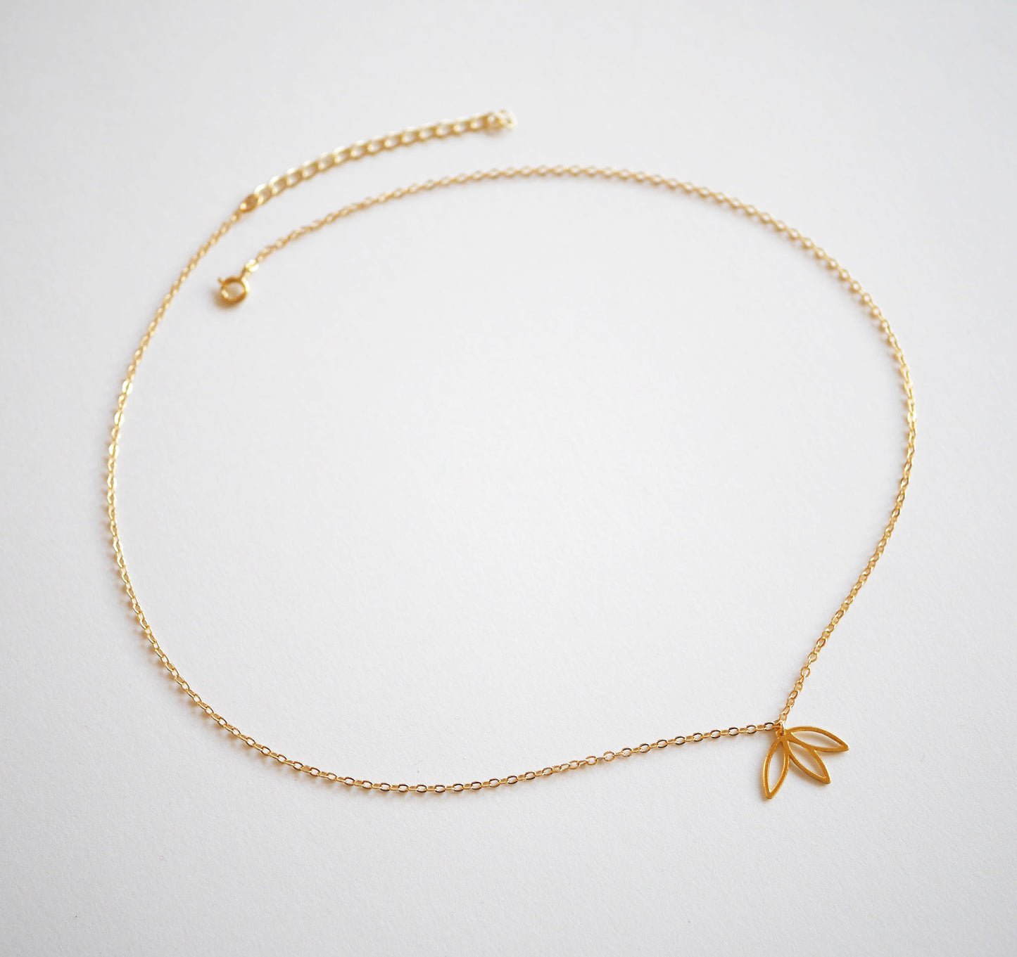 Collier Fiora - Une fleur de Lotus - Plaqué Or