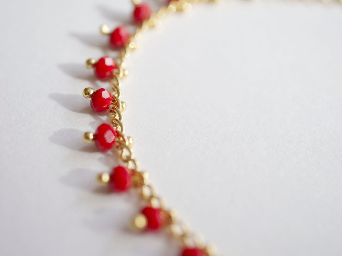 Bracelet Dahlia - Perles de verre rouge - Plaqué Or