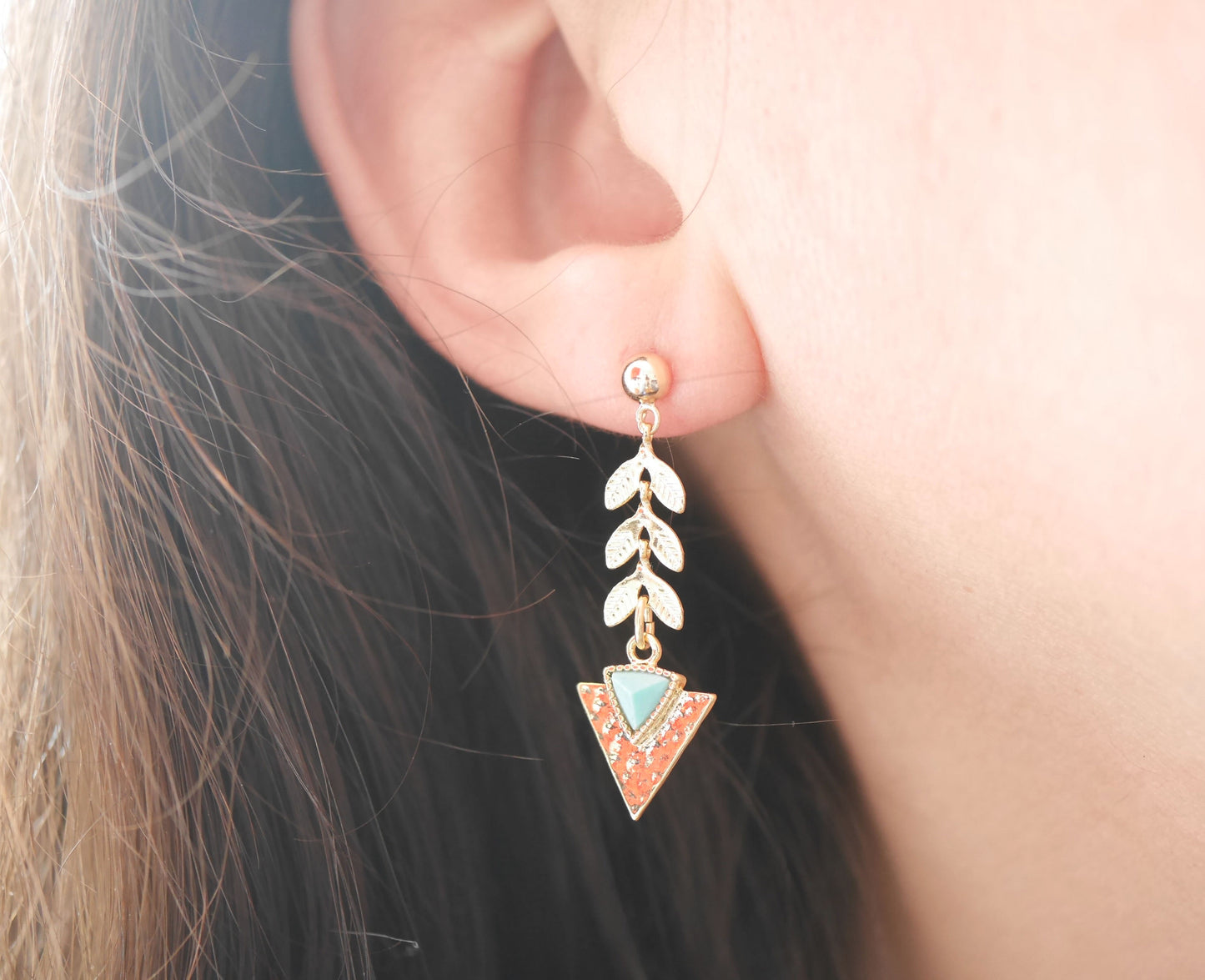 Boucles d'oreille Aztec - Triangle - Pierre bleu Turquoise - Chaine épis - Plaqué Or