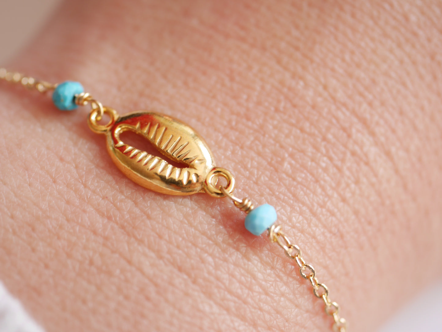 Bracelet Cowry - Coquillage Cowri - Perle pierre Turquoise - Plaqué Or