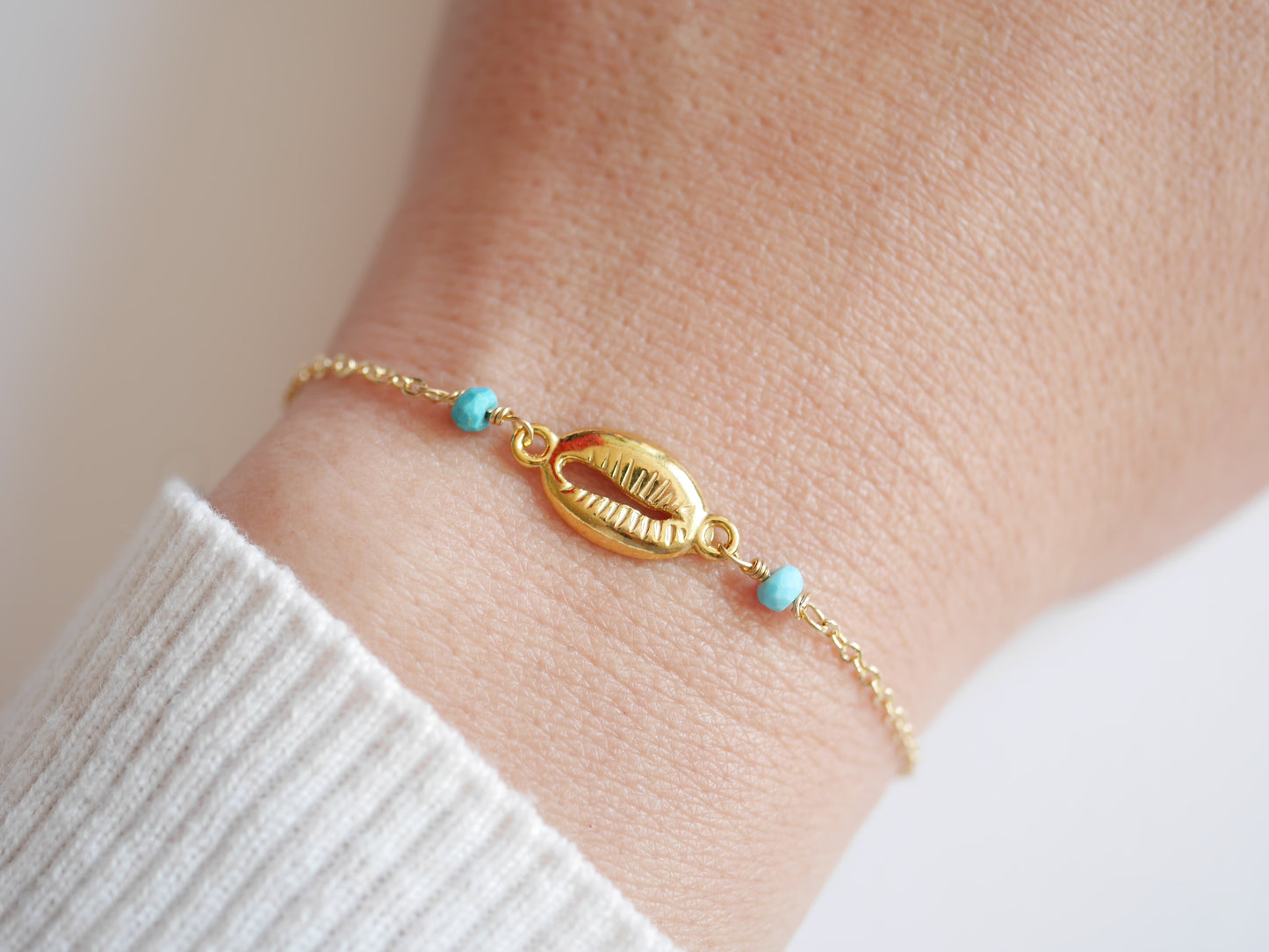 Bracelet Cowry - Coquillage Cowri - Perle pierre Turquoise - Plaqué Or