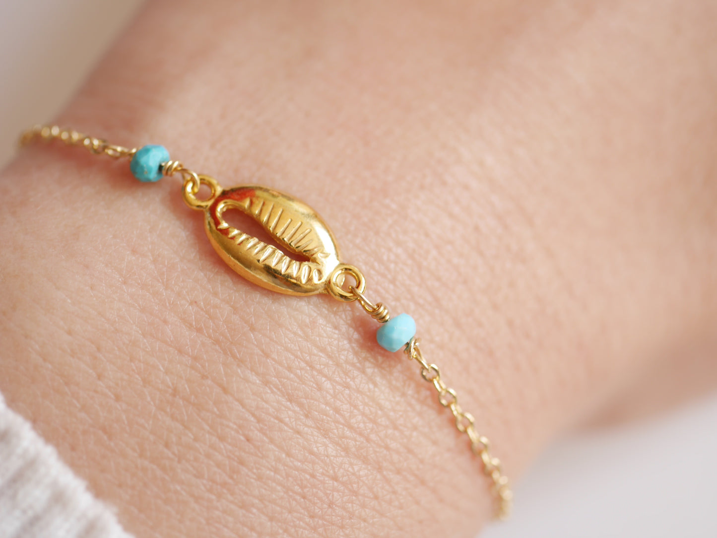 Bracelet Cowry - Coquillage Cowri - Perle pierre Turquoise - Plaqué Or