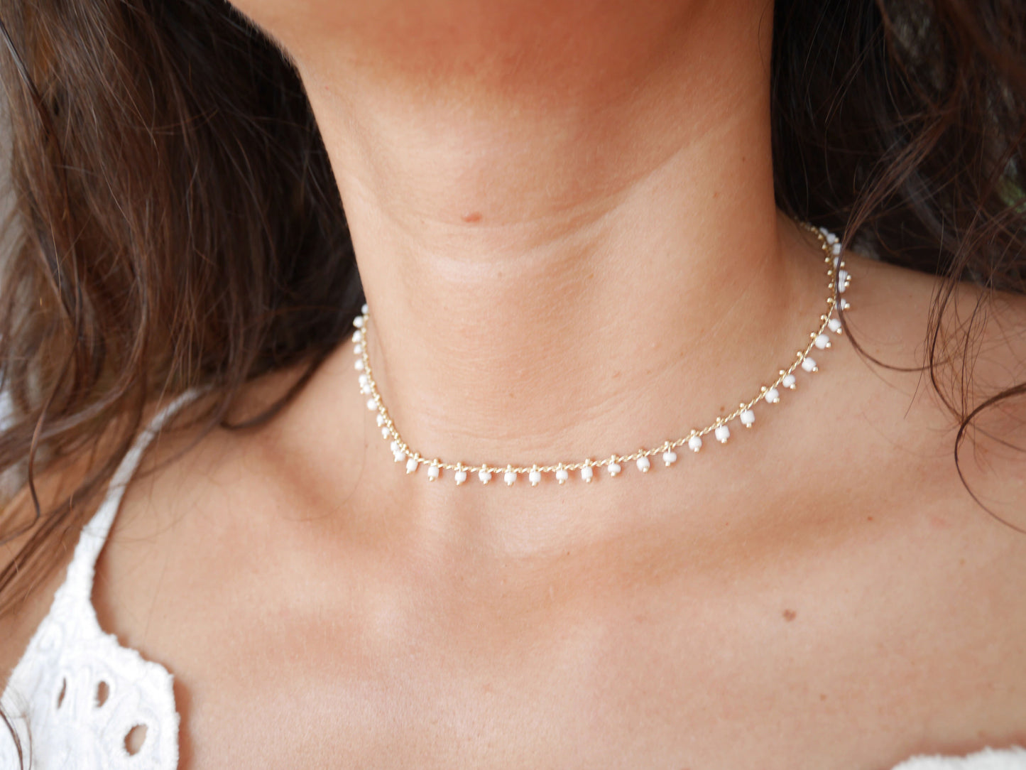 Ras du cou Dahlia - Choker - Collier court - Perles blanches - Plaqué Or