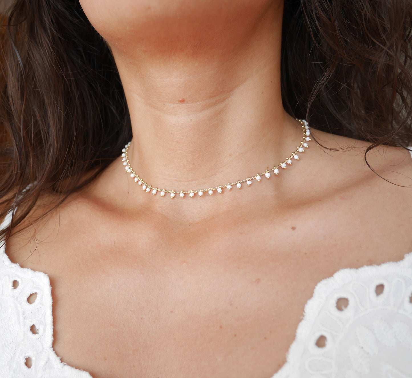 Ras du cou Dahlia - Choker - Collier court - Perles blanches - Plaqué Or