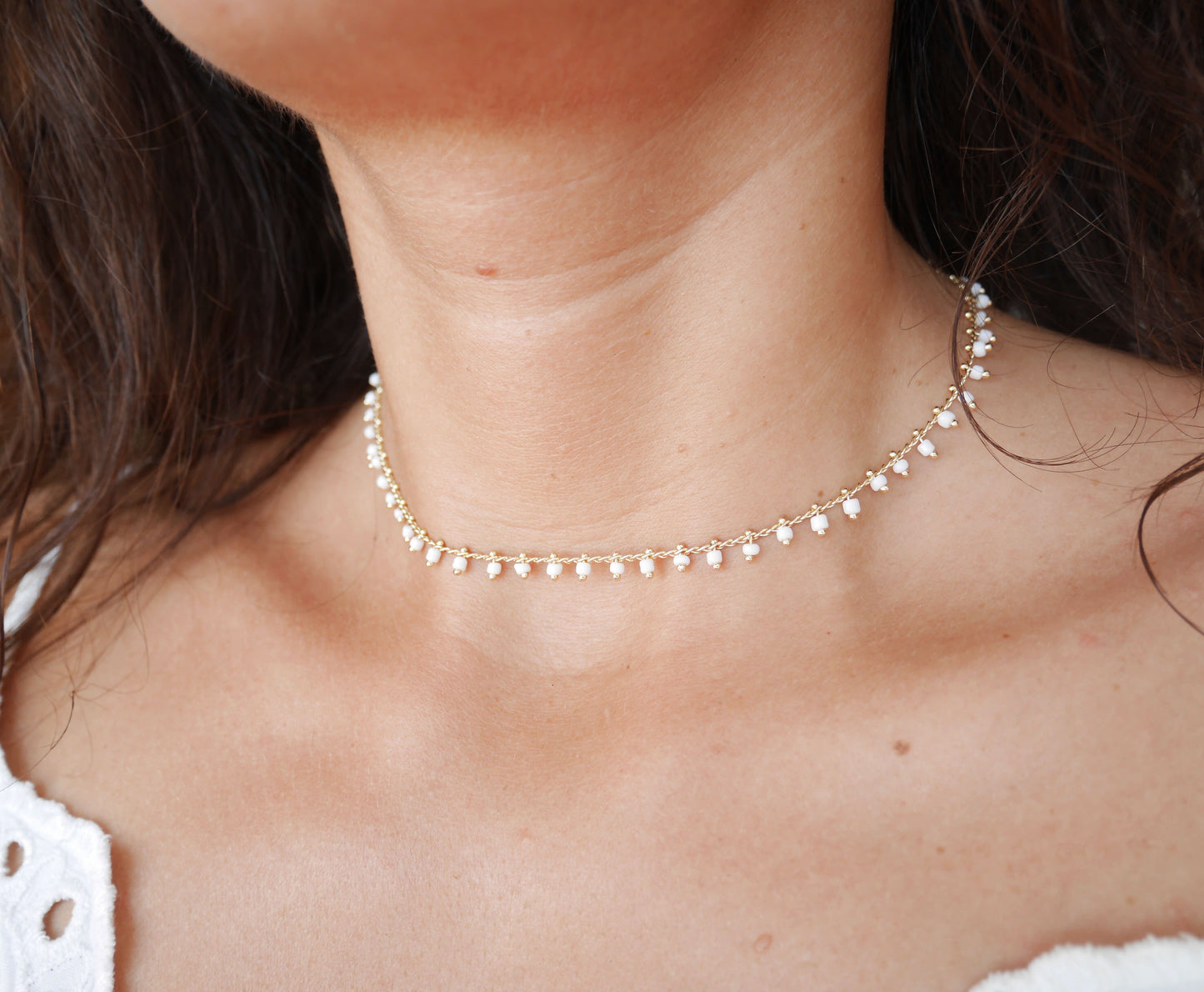 Ras du cou Dahlia - Choker - Collier court - Perles blanches - Plaqué Or