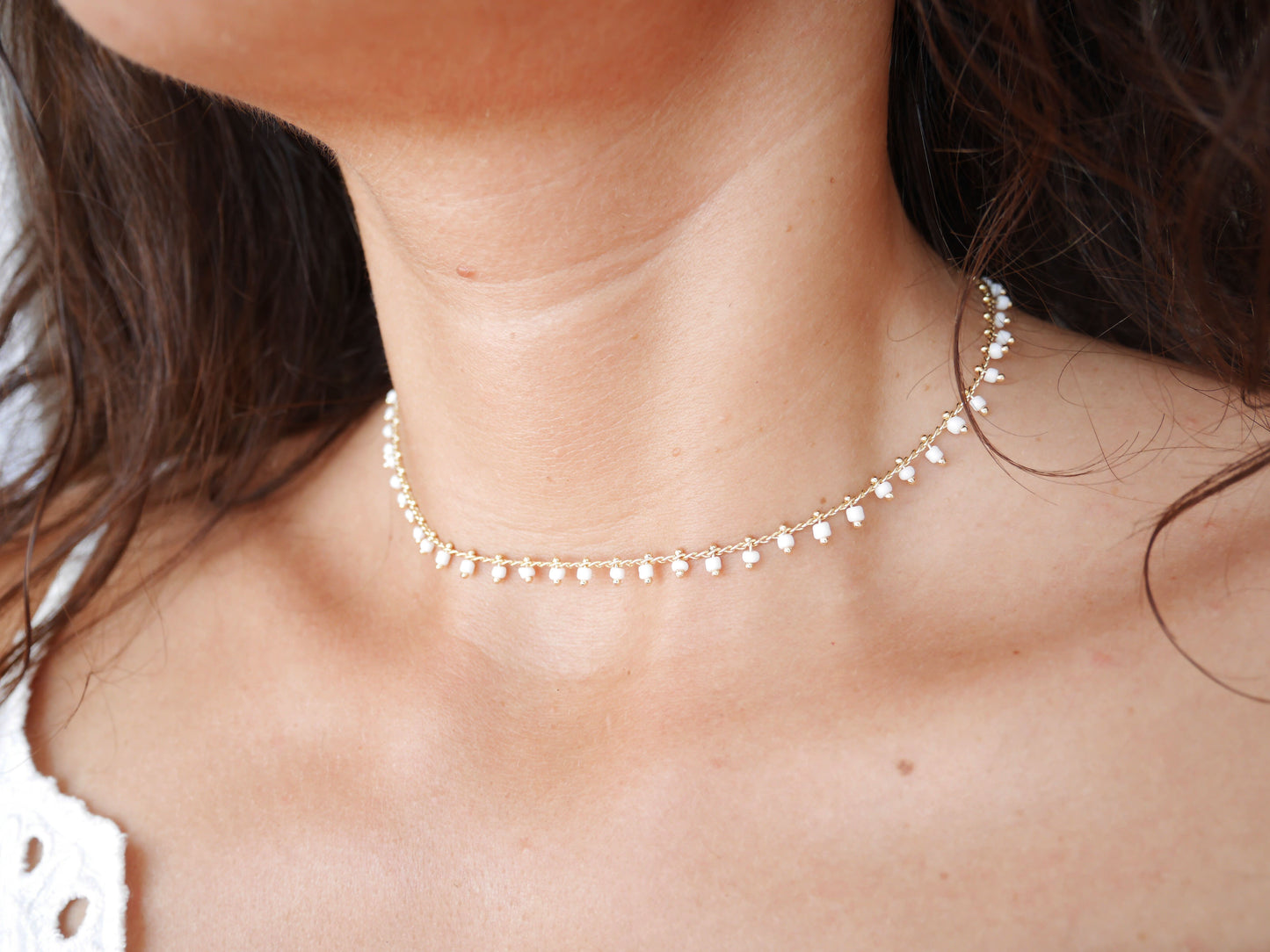 Ras du cou Dahlia - Choker - Collier court - Perles blanches - Plaqué Or