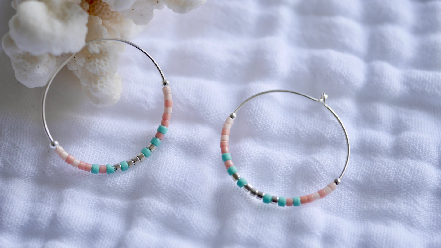 Boucles d'oreille Alysse - Créoles - Perles Miyuki Corail et Turquoise - Argent 925